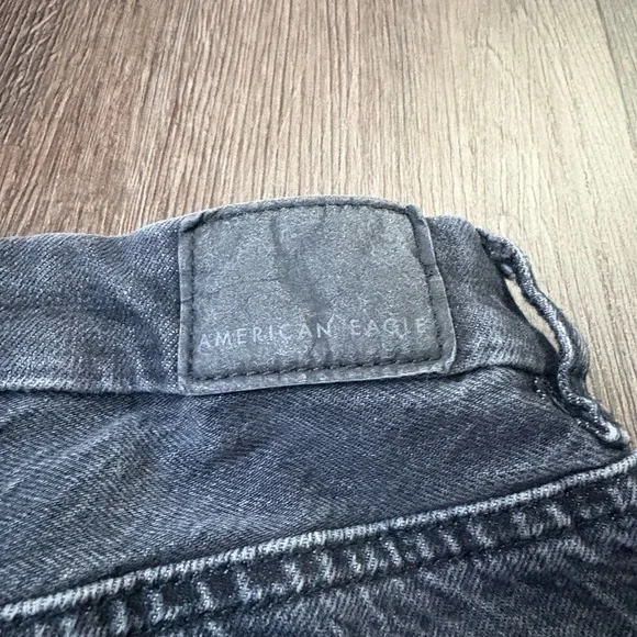 American Eagle Black Cuffed Shorts Size 4 Comfort Stretch Waistband - Picture 4 of 6